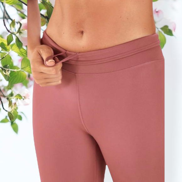 Fabletics Mid-Rise Ultracool Leggings Size Large - Picture 3 of 8